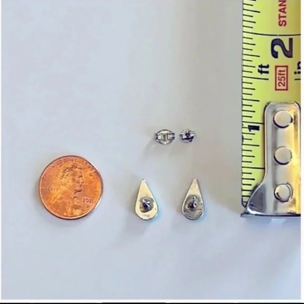 925 Sterling Silver in Tear Drop Shape Turquoise Earrings